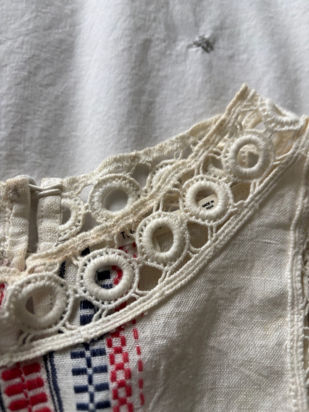 Tularosa Cream Striped Crochet Trim Blouse Top Side Tie Trendy Designer Sz S - Picture 12 of 12